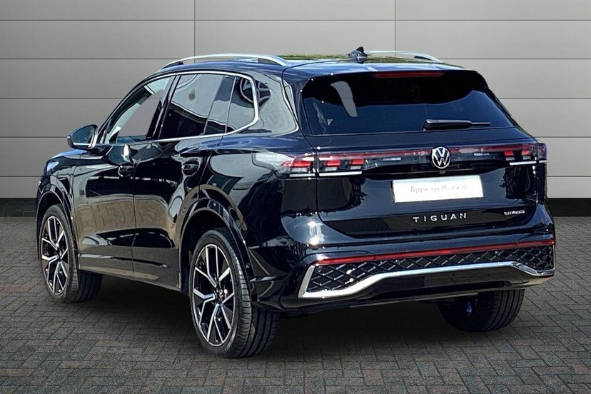 Volkswagen Tiguan 1.5 Tsi Ehybrid 19.7Kwh R-line Suv Plug LV74XDM Black #3