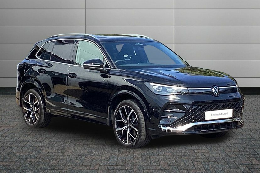 Volkswagen Tiguan 1.5 Tsi Ehybrid 19.7Kwh R-line Suv Plug Black