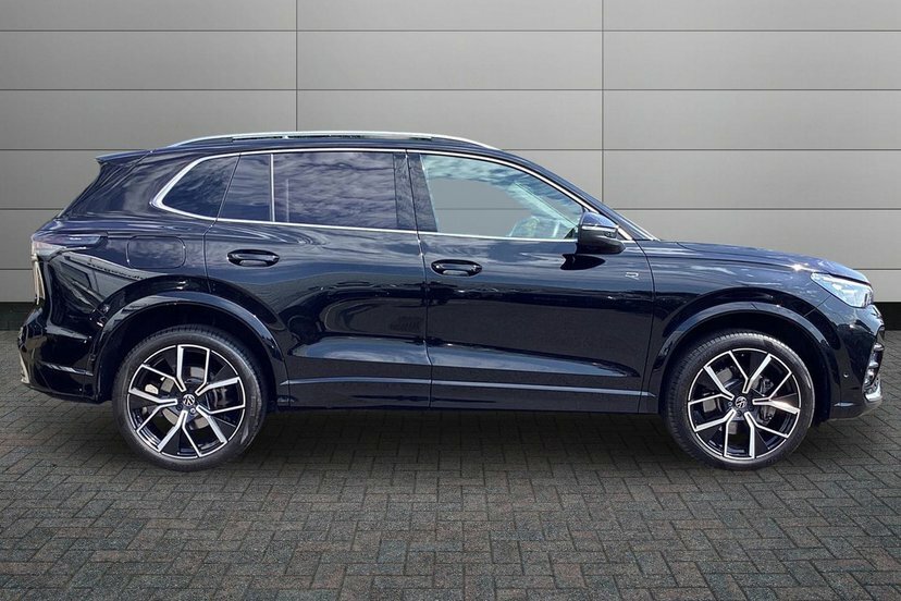 Volkswagen Tiguan 1.5 Tsi Ehybrid 19.7Kwh R-line Suv Plug LV74XDM Black #4