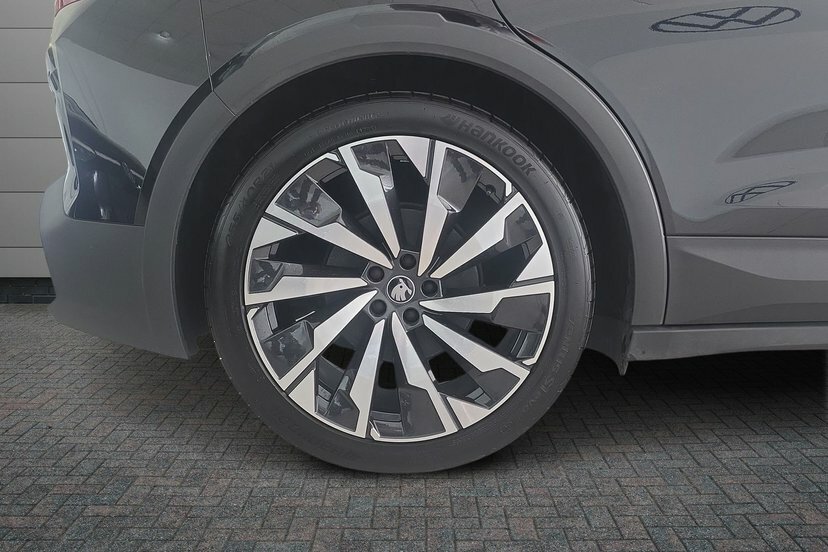 Skoda Elroq 82Kwh 85 Sportline Suv 286 Ps Black #5