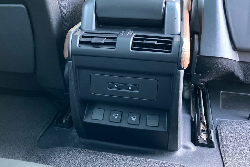 Land Rover Defender 90 Xs Edition Brown #17