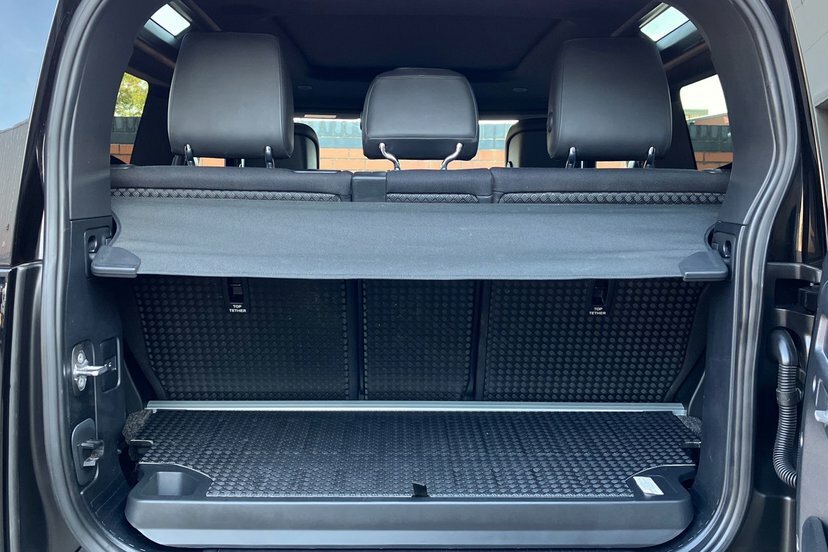 Land Rover Defender 90 Xs Edition Brown #9