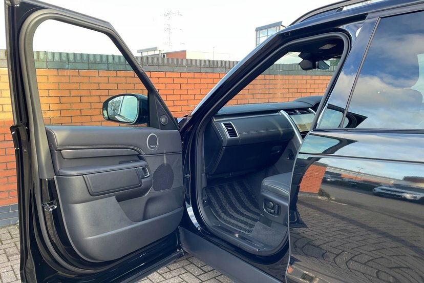 Land Rover Discovery 3.0 D350 Dynamic Se Station Wagon SV26OVO Black #22