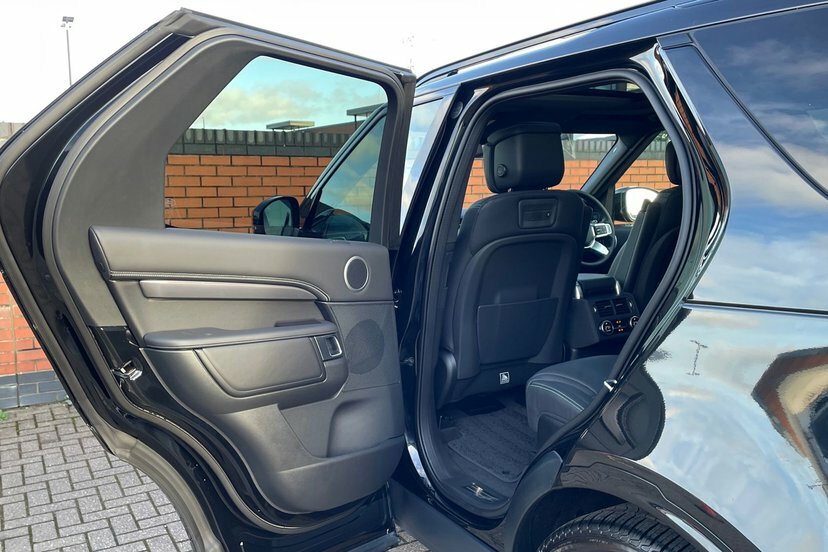 Land Rover Discovery 3.0 D350 Dynamic Se Station Wagon SV26OVO Black #28