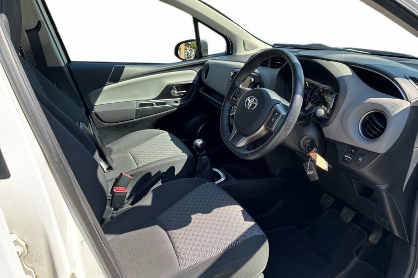 Toyota Yaris Vvt-i Excel Red #11