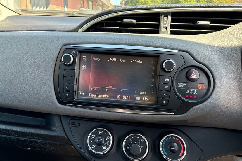 Toyota Yaris Vvt-i Excel Red #7