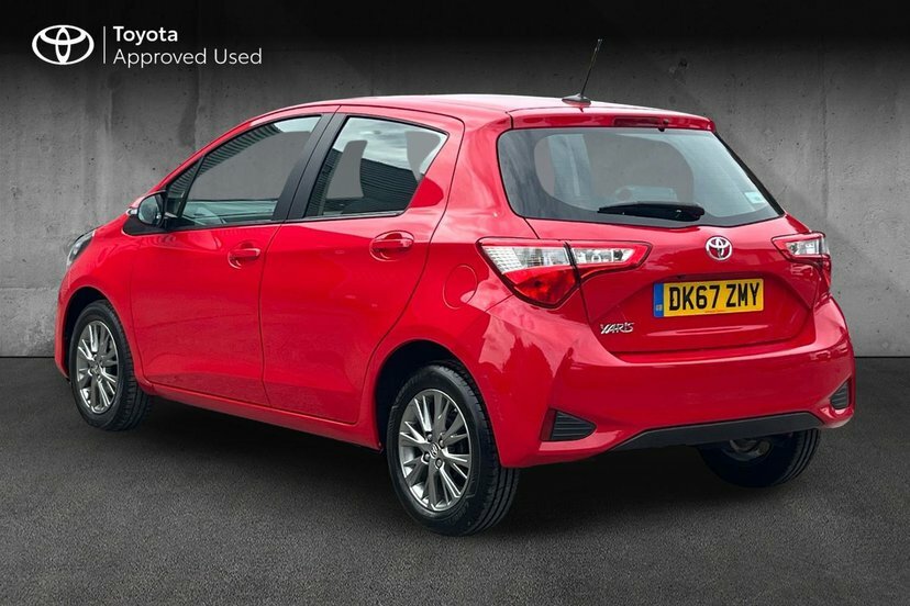 Toyota Yaris 1.0 Vvt-i Icon Hatchback 69 Ps Red #4