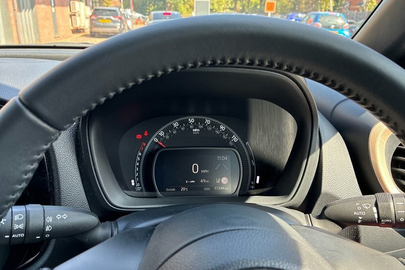 Toyota Aygo X Pure White #9