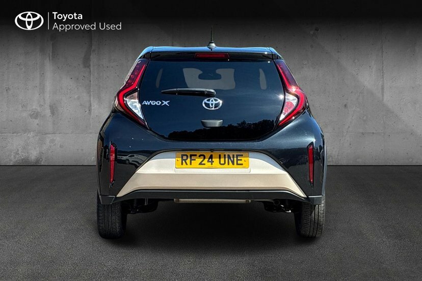 Toyota Aygo X Pure White #19