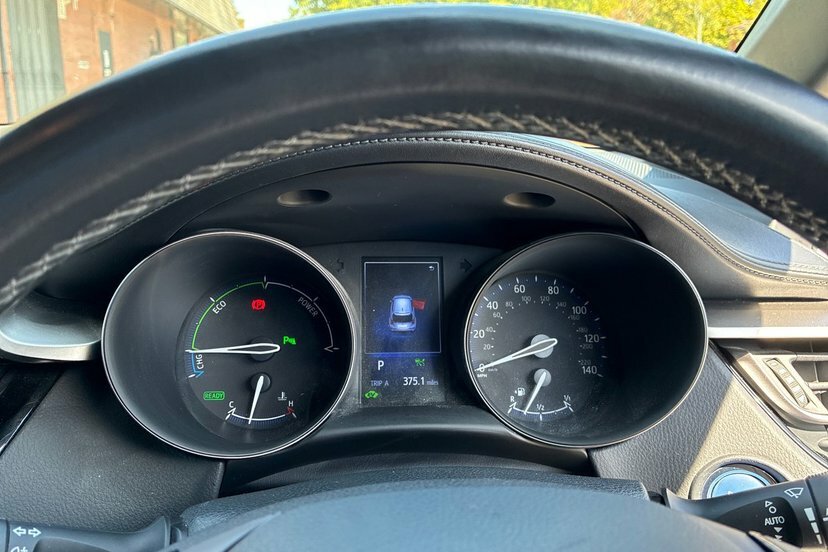 Toyota C-Hr 1.8L Icon White #9