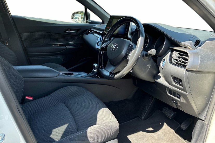 Toyota C-Hr 1.8L Icon White #11