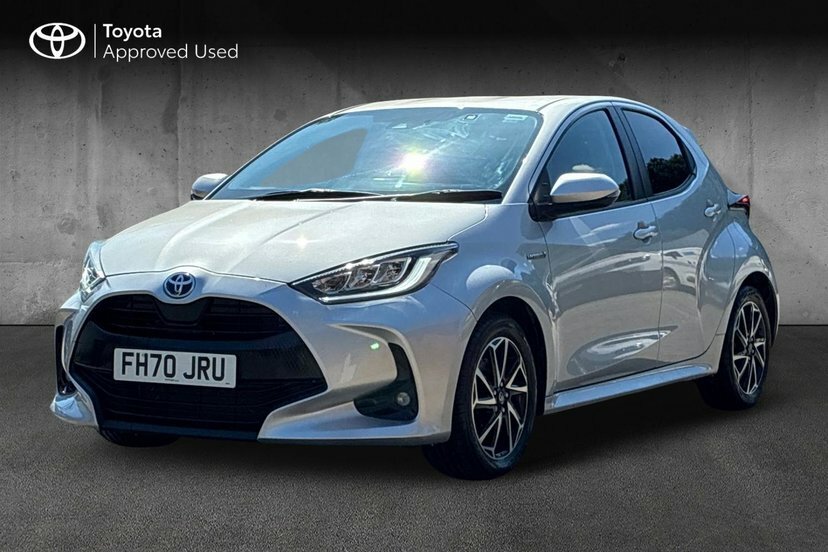 Toyota Yaris 1.5 Vvt-h Design Hatchback Hybrid E-cvt FH70JRU Silver #3