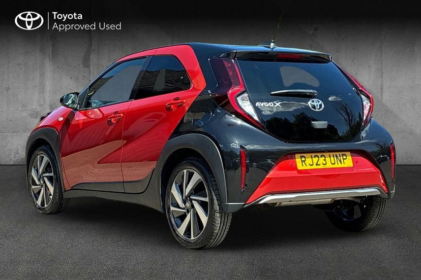 Toyota Aygo X 1.0 Vvt-i Exclusive Hatchback X-shift Black #4
