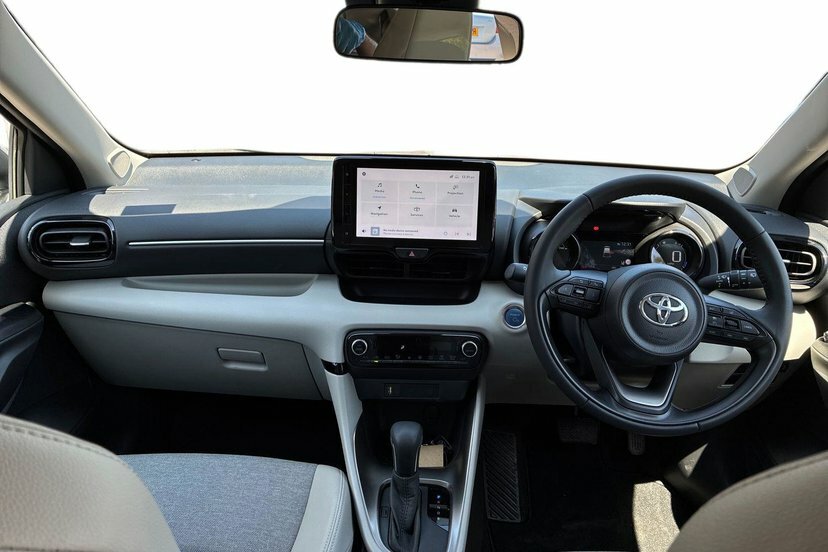 Toyota Yaris 1.5 Vvt-h Excel Hatchback Hybrid E-cvt FE23XDT Silver #5