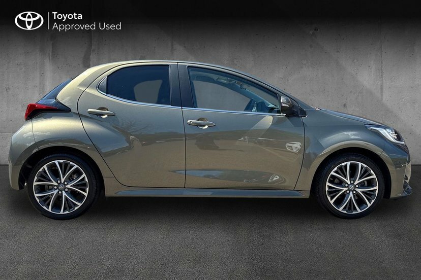 Toyota Yaris Design White #16