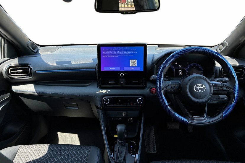 Toyota Yaris 1.5 Vvt-h Premiere Edition Hatchback Hy Black #5