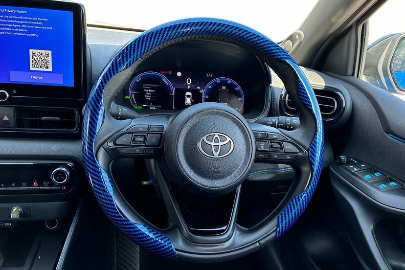 Toyota Yaris Icon Black #8