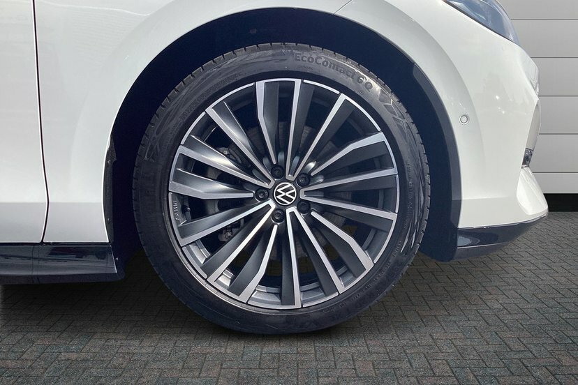 Volkswagen ID.7 Pro 77Kwh Match Plus Fastback 2 White #5