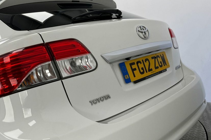 Toyota Avensis 2.0 Tr D-4d 124 Bhp Blue #26
