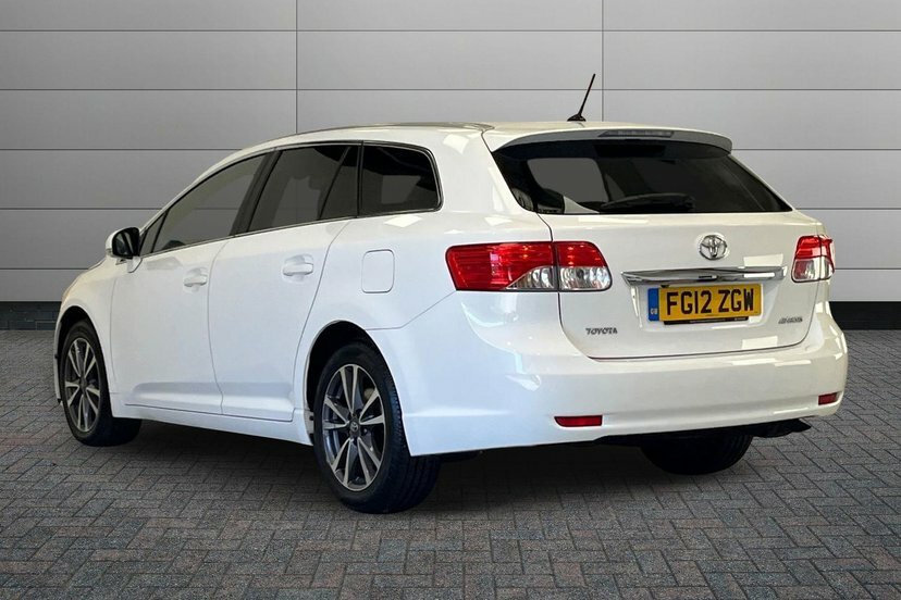 Toyota Avensis 1.8 V-matic Tr Tourer Multidrive S Euro White #3