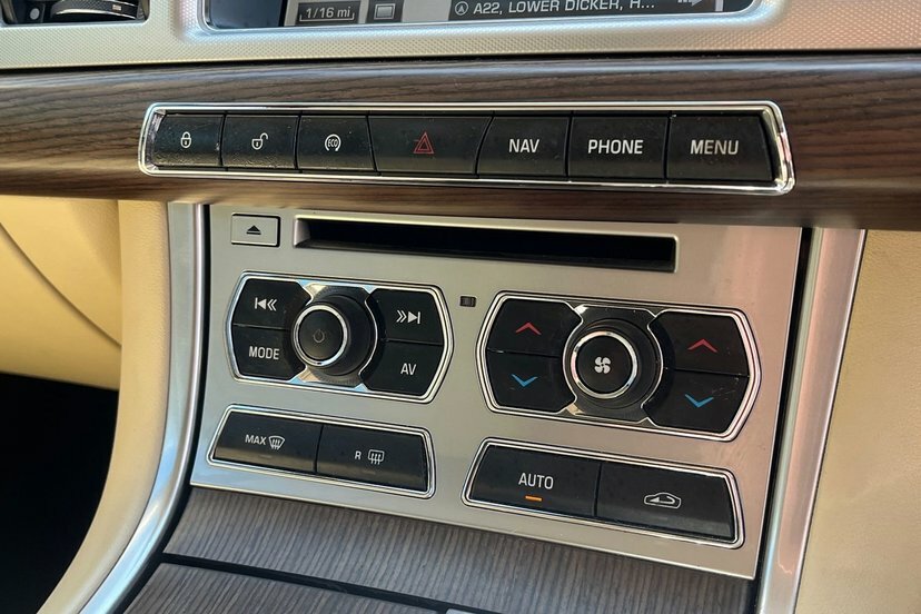 Jaguar XF 2.2D Sport Saloon White #20