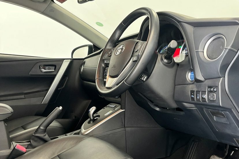 Toyota Auris 1.8 Excel Vvt-i 99 Bhp White #13