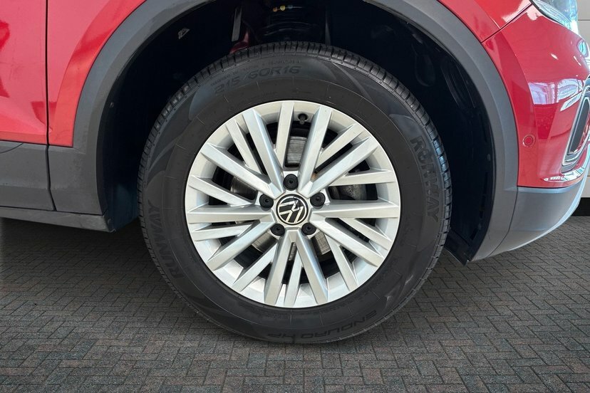 Volkswagen T-Roc 1.0 Tsi Life Suv 110 Ps Red #5