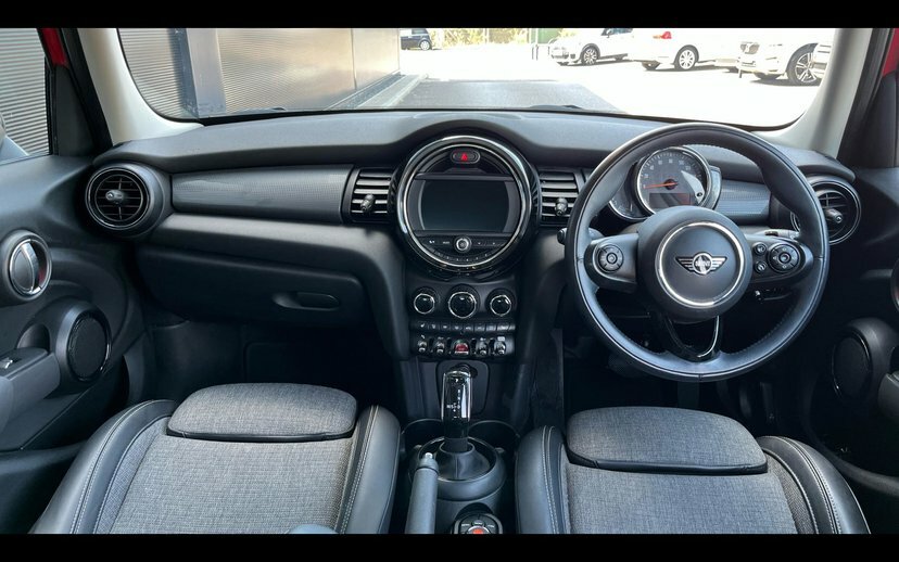 Mini Hatch 5-Door Hatch Cooper Red #4