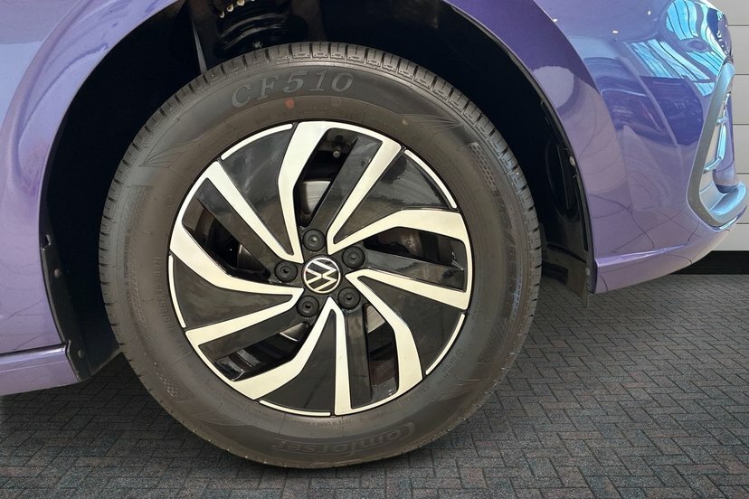 Volkswagen Polo 1.0 Tsi Life Hatchback 95 Ps Purple #5