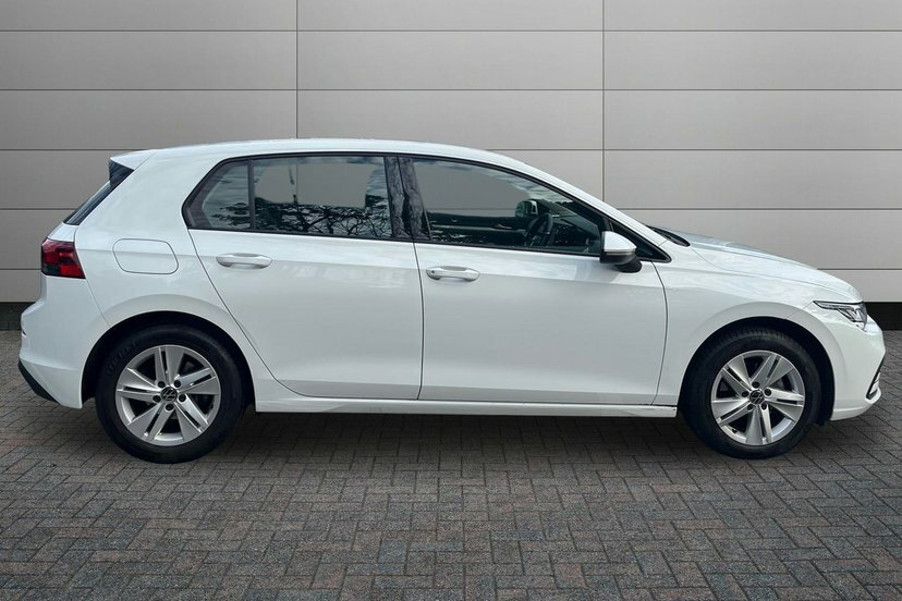 Volkswagen Golf 1.5 Tsi Life Hatchback 150 Ps White #4