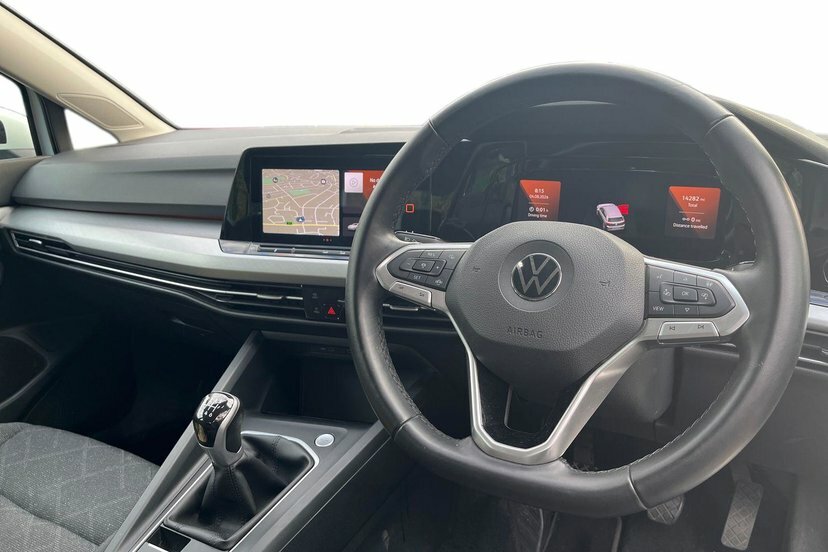 Volkswagen Golf 1.5 Tsi Life Hatchback 150 Ps White #6