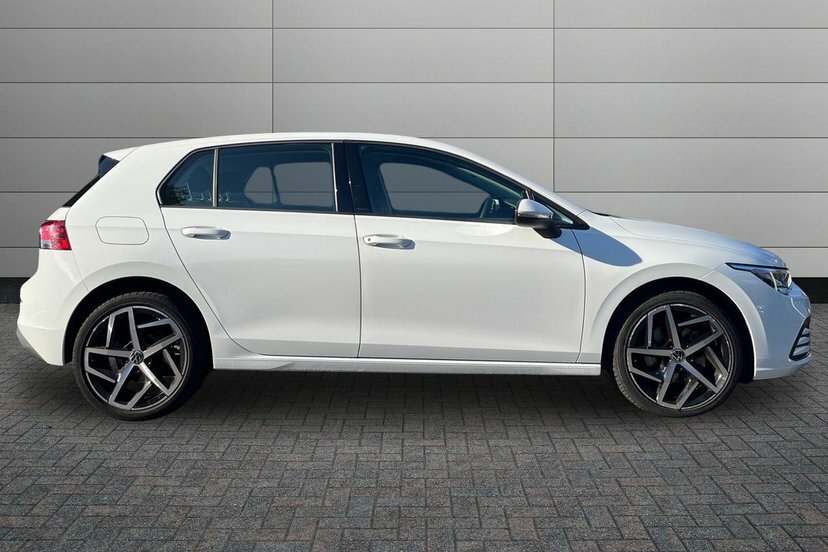 Volkswagen Golf 1.0 Tsi Life Hatchback 110 Ps White #4