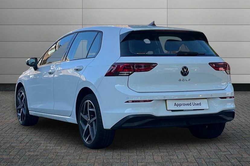 Volkswagen Golf 1.0 Tsi Life Hatchback 110 Ps White #3