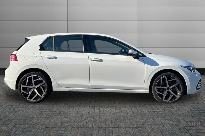 Volkswagen Golf 1.0 Tsi Life Hatchback 110 Ps White #4