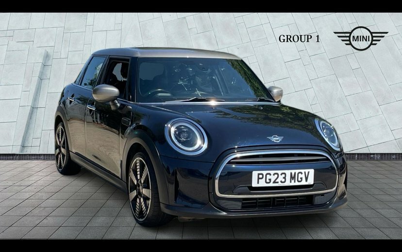 Mini Hatch 5-Door Hatch Cooper Exclusive Black