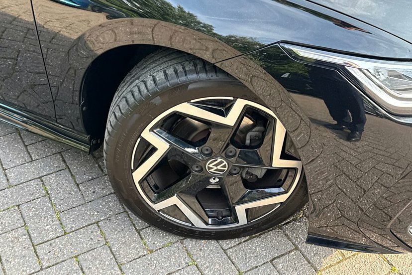 Volkswagen Golf 1.5 Etsi 150 R-line Dsg Black #16