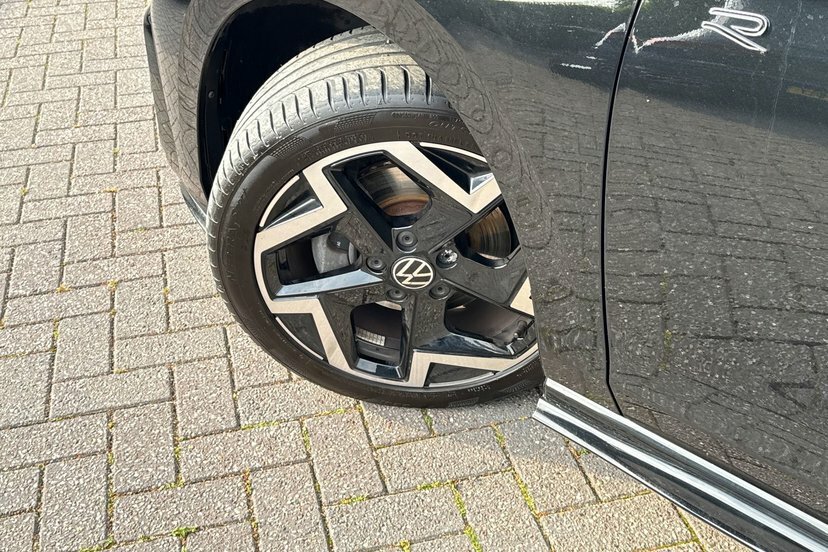 Volkswagen Golf 1.5 Etsi 150 R-line Dsg Black #20