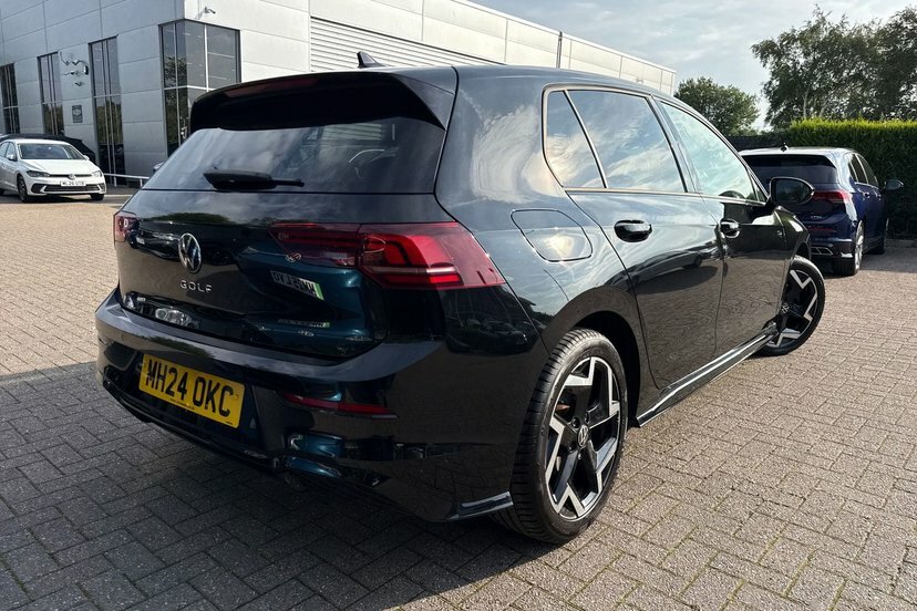 Volkswagen Golf 1.5 Etsi 150 R-line Dsg Black #24
