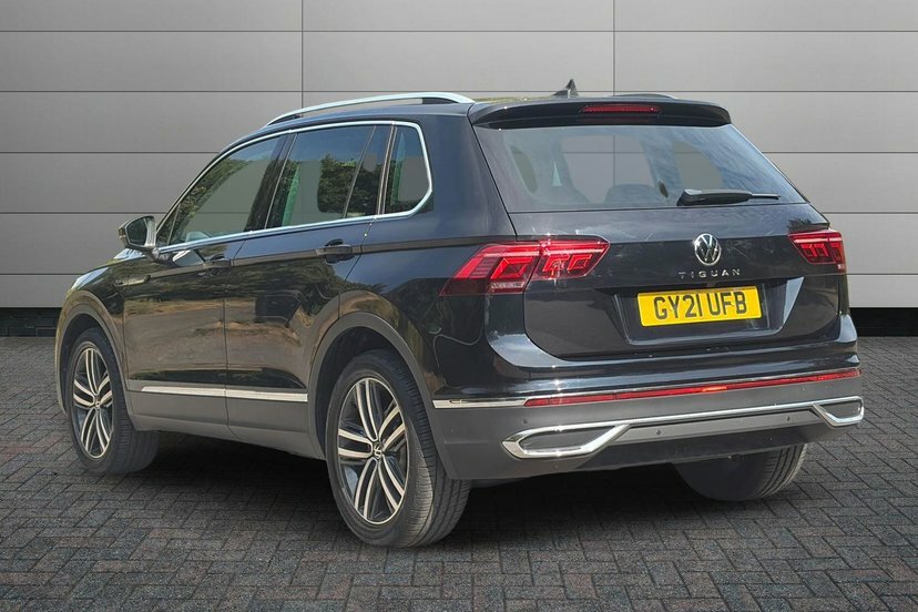 Volkswagen Tiguan 1.5 Tsi Elegance Suv Dsg 150 Ps Sunro Black #3