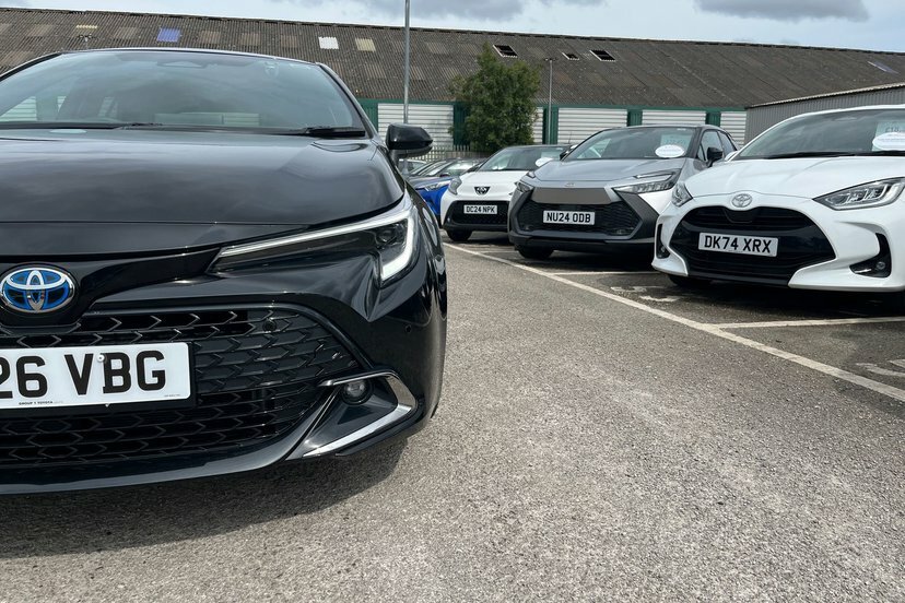 Toyota Corolla 1.8 Hybrid Excel Cvt Bi-tone Silver #46