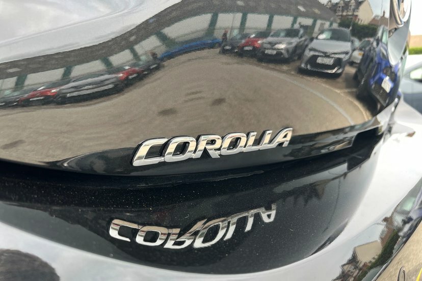 Toyota Corolla 1.8 Hybrid Excel Cvt Bi-tone Silver #38
