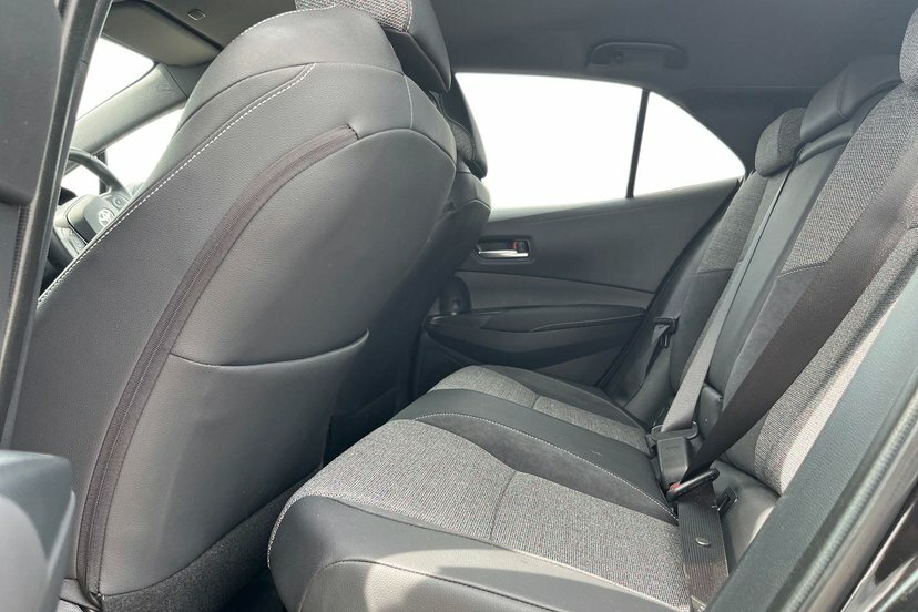 Toyota Corolla 1.8 Hybrid Excel Cvt Bi-tone Silver #10