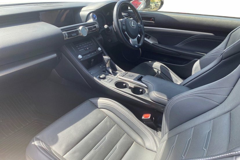Lexus RC 2.5 300H F Sport Takumi Coupe Hybrid E- White #2