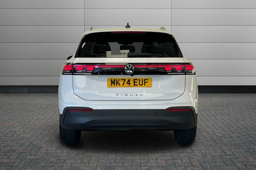 Volkswagen Tiguan Match White #12