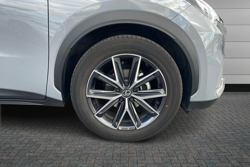Lexus LBX 1.5 Vvt-ie Premium Plus Design Suv Hybr Black #5