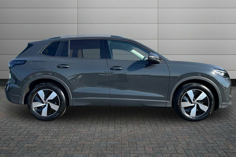 Volkswagen Tiguan 1.5 Etsi Mhev Match Suv Hybrid Dsg 150 AU26NVL Grey #4