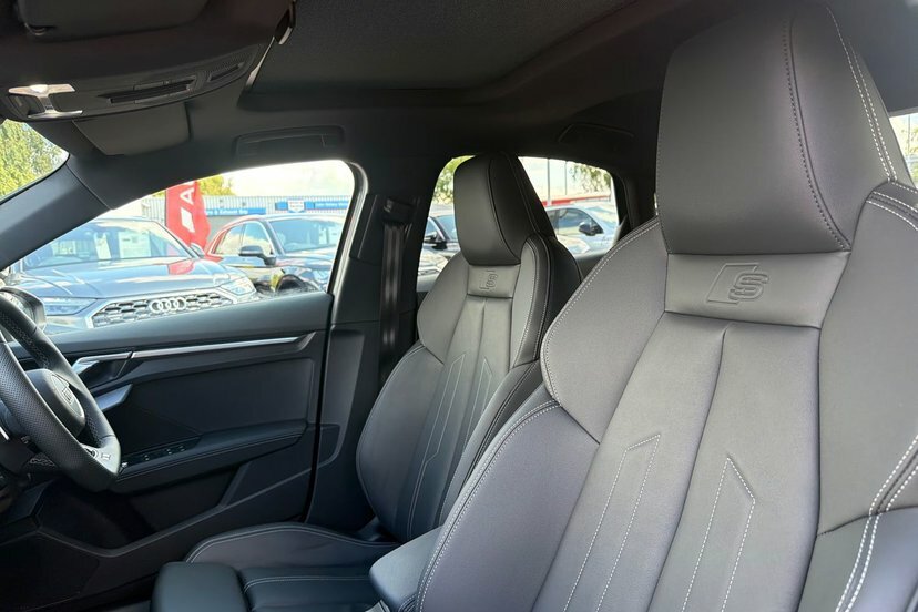 Audi A3 1.5 Tfsi 35 Black Edition Saloon Blue #31