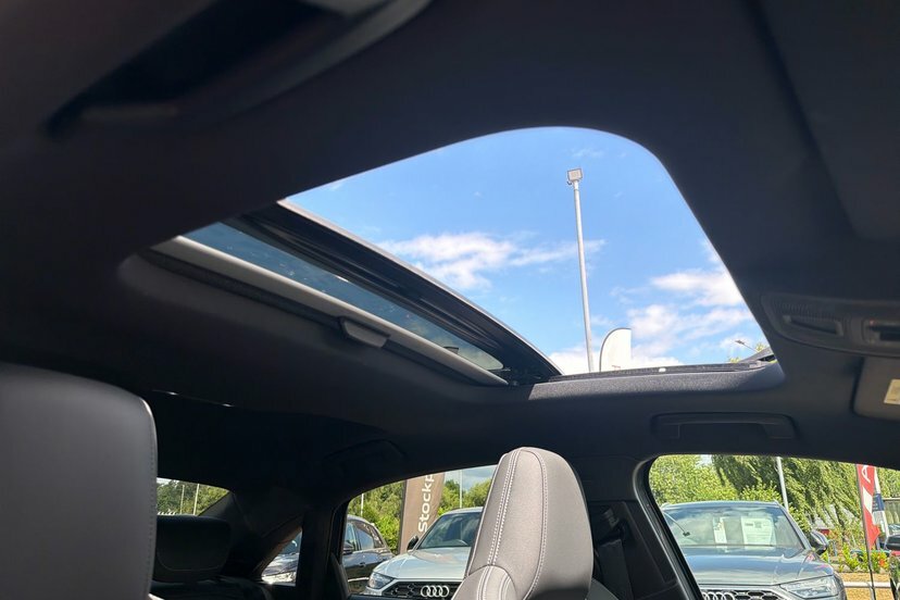 Audi A3 1.5 Tfsi 35 Black Edition Saloon Blue #21