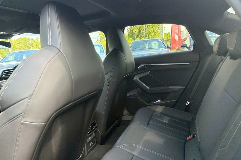Audi A3 1.5 Tfsi 35 Black Edition Saloon Blue #32