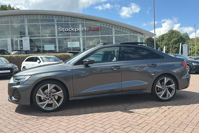Audi A3 1.5 Tfsi 35 Black Edition Saloon Blue #19